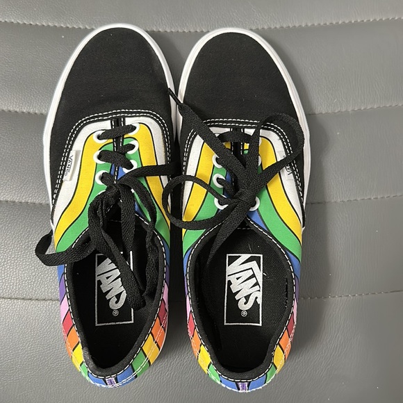 VANS Refract Rainbow Stripe Canvas Skate Shoes women’s 6.5 - Picture 2 of 7